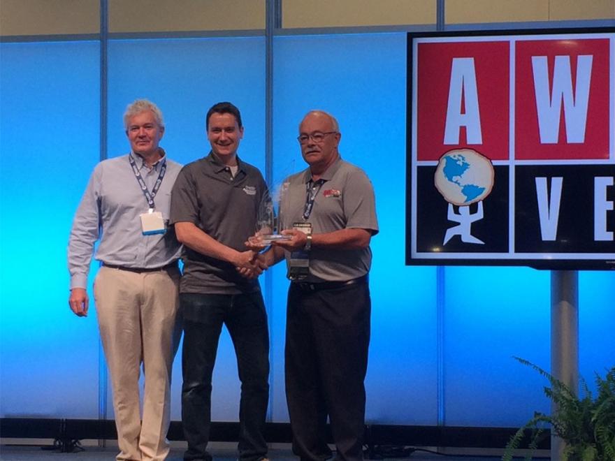 Oneida's Router Hood Wins the 2017 AWFS Visionary Award!